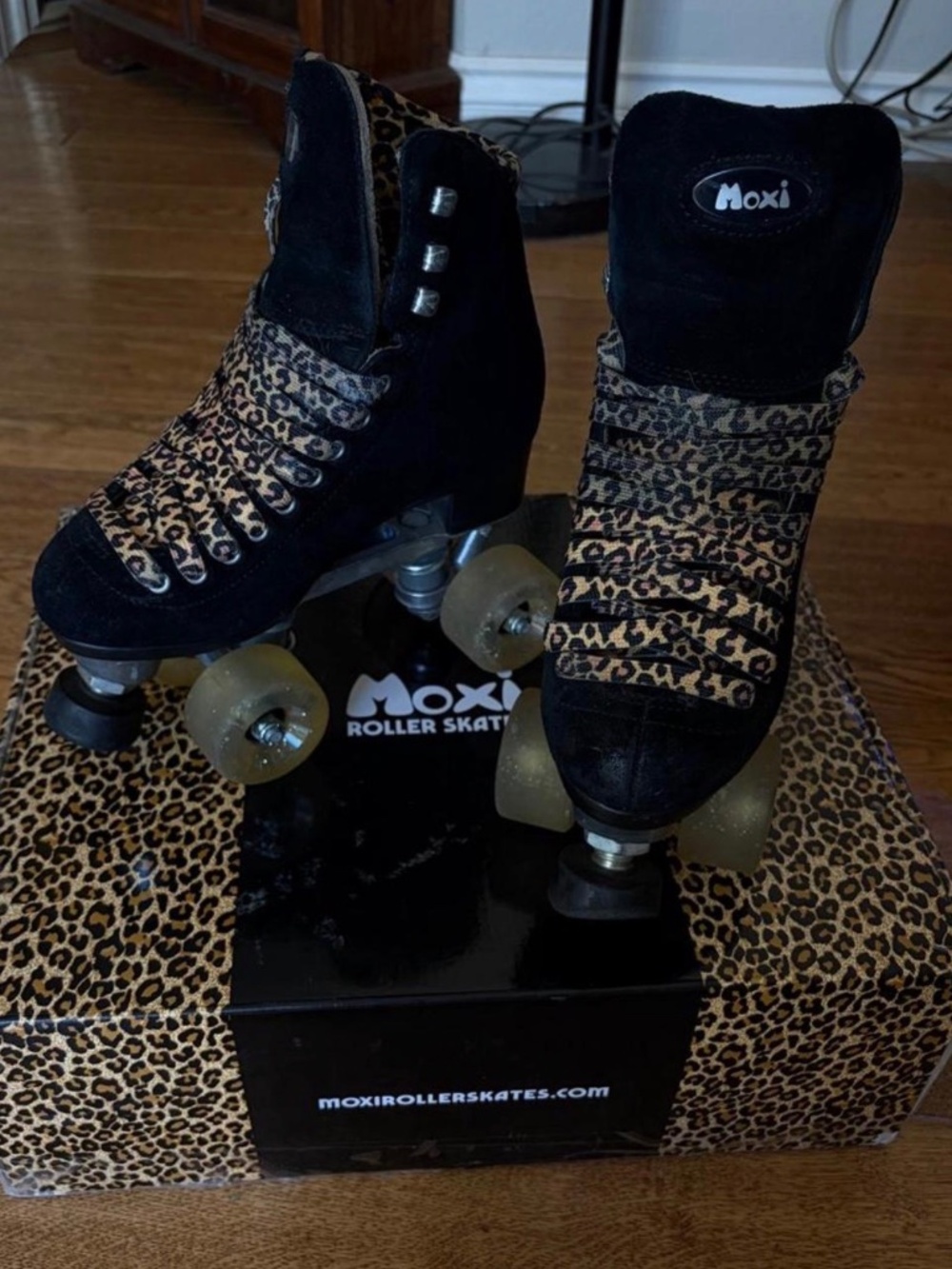 Moxi Panther rollerskates size 4 with box 🐆🖤